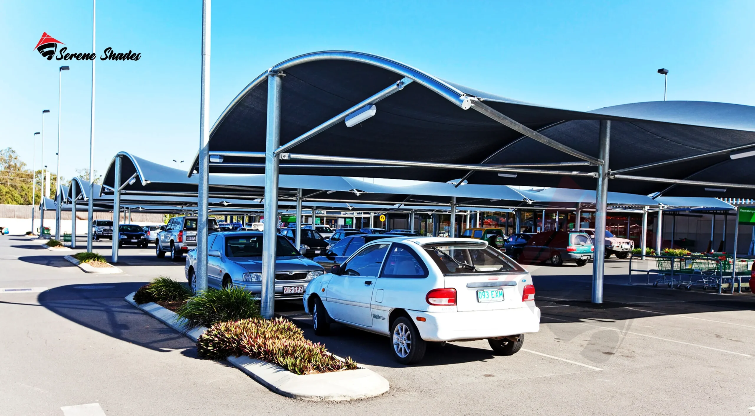 Single-post cantilever shade for car parking area